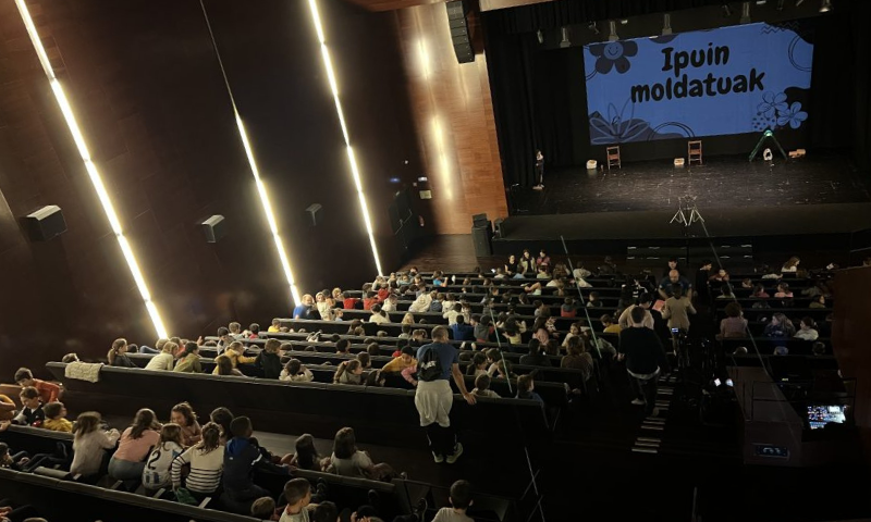 AZPEITIKO IKASTOLA IKASBERRIKO ANTZERKI EMANALDIA