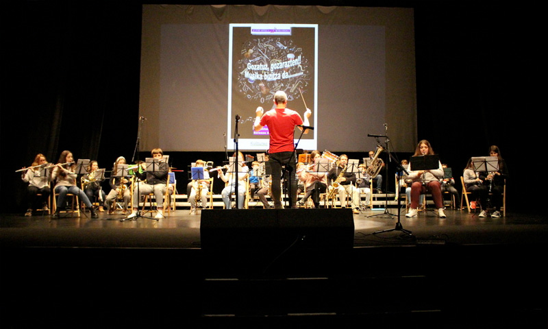 BANDA GAZTEEN ALARDEA BANDA GAZTEEN ALARDEA