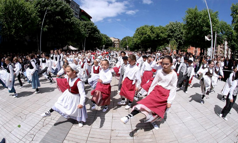 DANTZARI TXIKI EGUNA DANTZARI TXIKI EGUNA