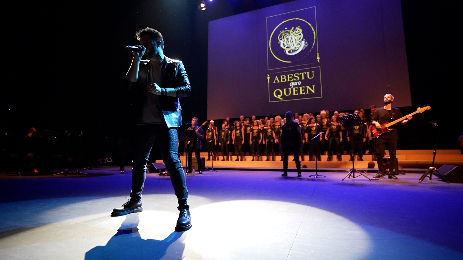 PAZ DE ZIGANDA HELDUEN ABESBATZA | QUEEN-en OMENEZ PAZ DE ZIGANDA HELDUEN ABESBATZA | QUEEN-en OMENEZ