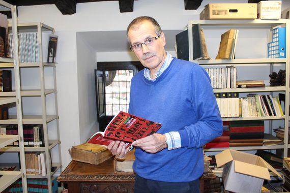'Kapital publikoa' poema errezitaldiaren esperoan, elkarrizketarekin konformatzen gara 'Kapital publikoa' poema errezitaldiaren esperoan, elkarrizketarekin konformatzen gara