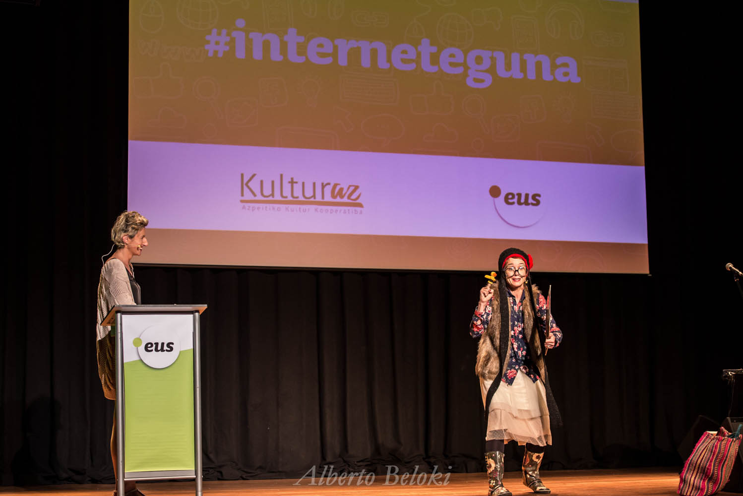 Euskaraz bizi; Interneten ere Euskaraz bizi; Interneten ere