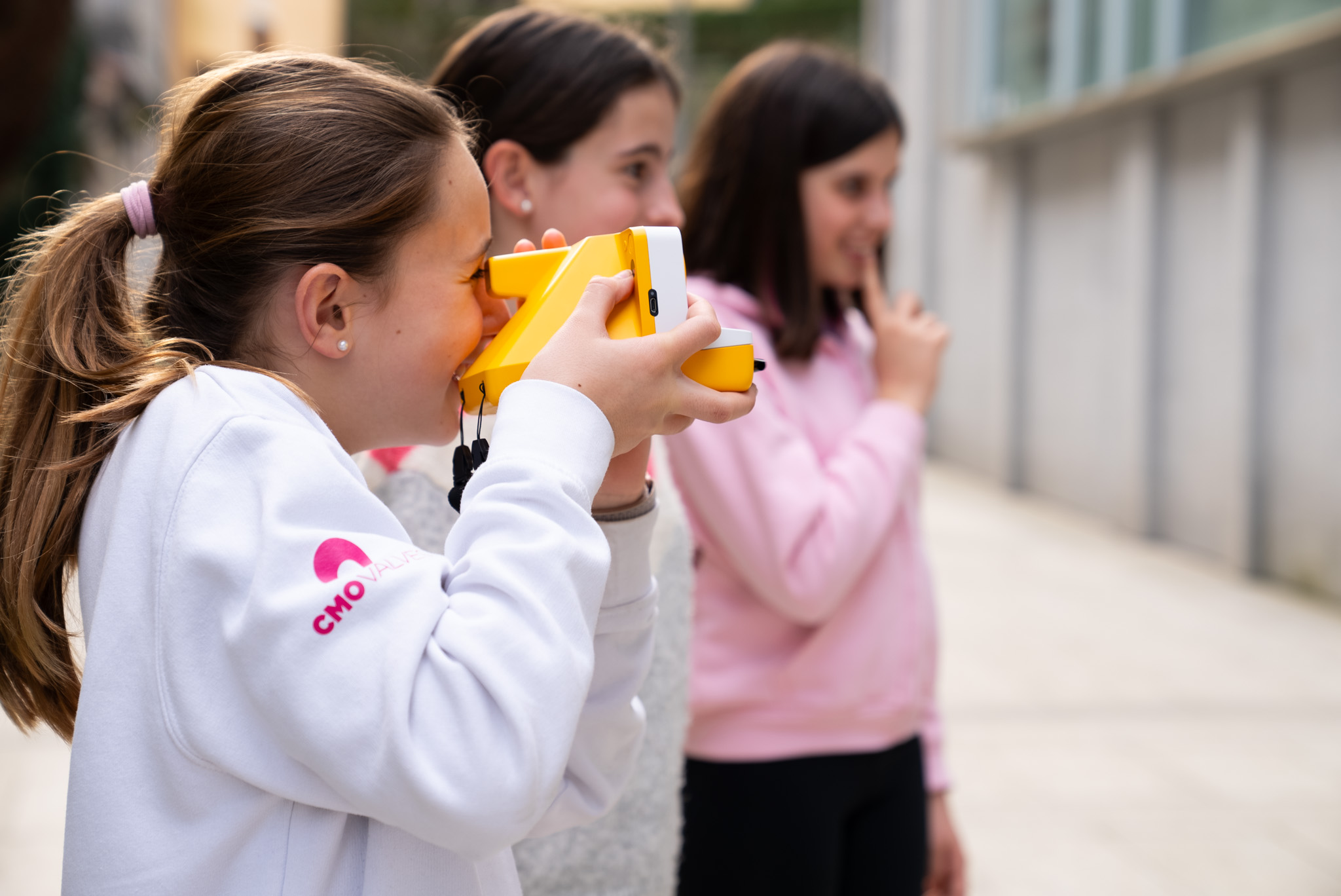 Objektibotik haratago: gaztetxoak argazkilari bihurtu dira Egoitz Arrutirekin