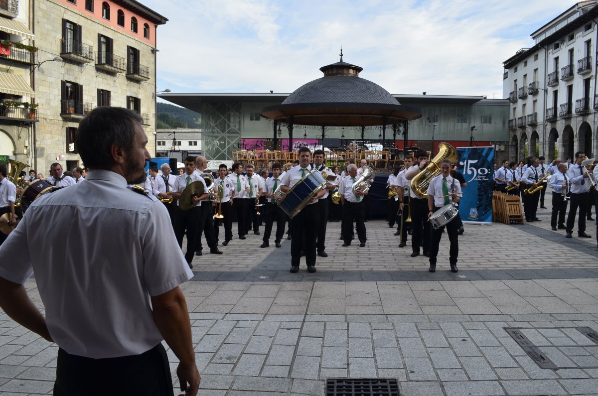 Kontzertua: Udal Musika Bandaren 'Postalak'